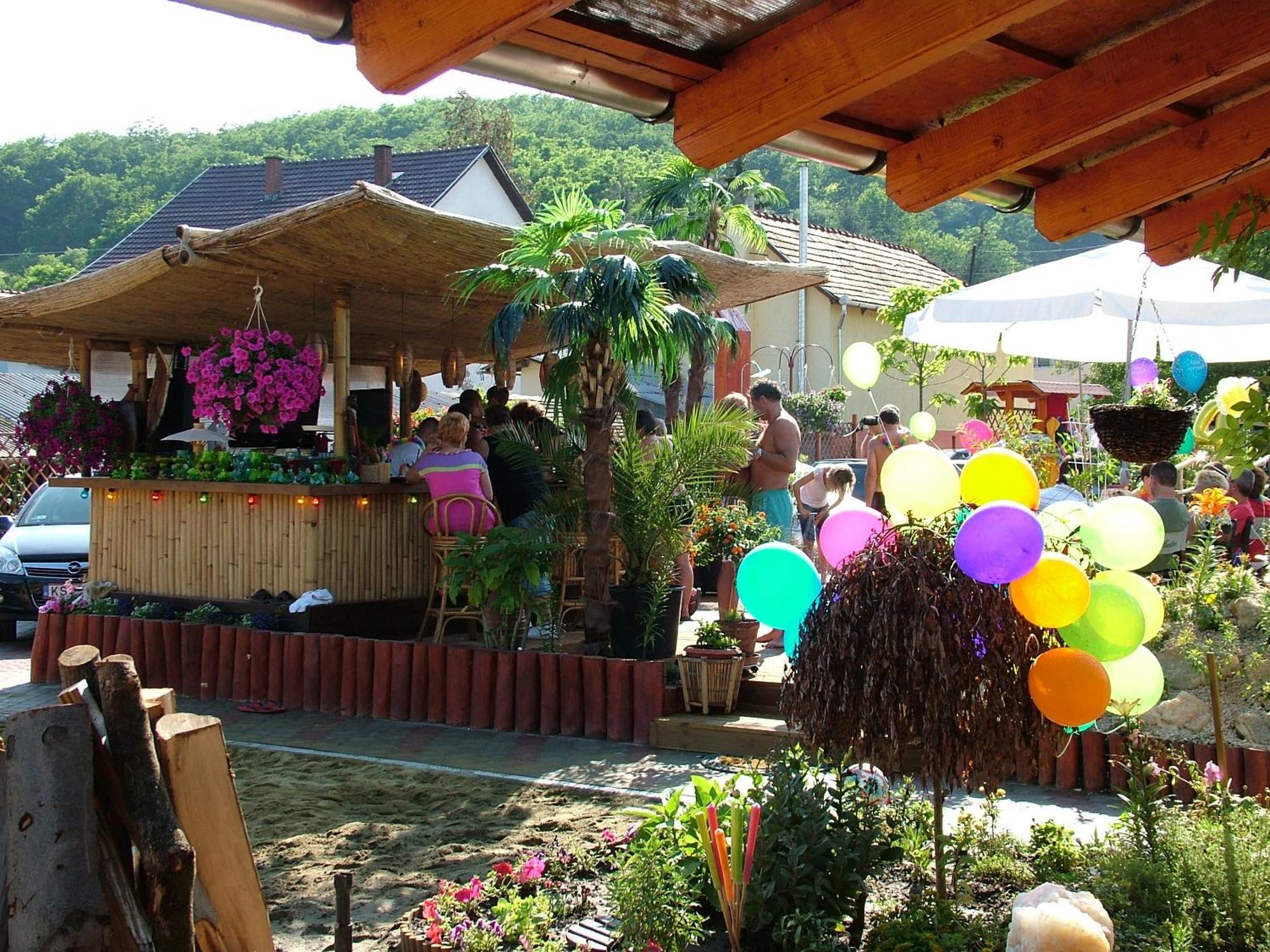 Holiday Vendeghaz Es Szabadidokert Jardanhaza Exterior foto