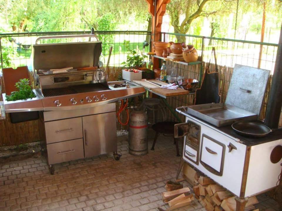 Holiday Vendeghaz Es Szabadidokert Jardanhaza Exterior foto